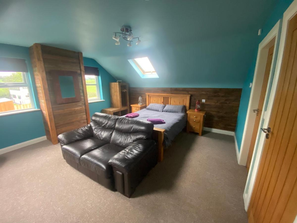 Sleeps 12 Hot Tub Sauna Cinema Pets Welcome 恩尼斯基林 外观 照片