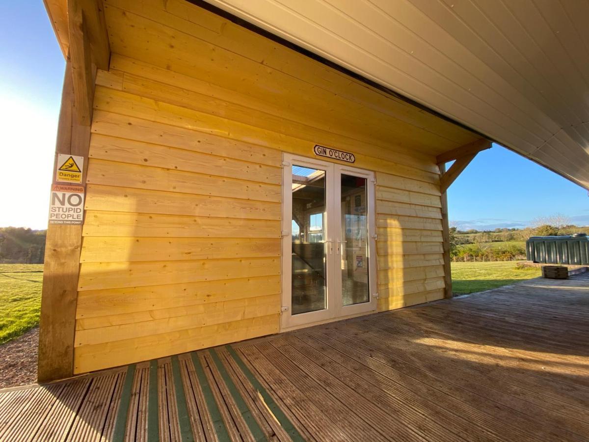 Sleeps 12 Hot Tub Sauna Cinema Pets Welcome 恩尼斯基林 外观 照片