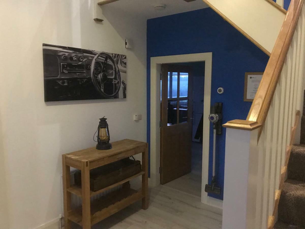 Sleeps 12 Hot Tub Sauna Cinema Pets Welcome 恩尼斯基林 外观 照片