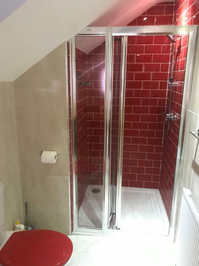 Sleeps 12 Hot Tub Sauna Cinema Pets Welcome 恩尼斯基林 外观 照片