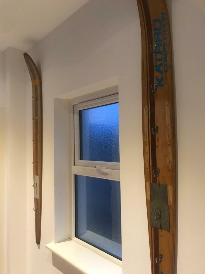 Sleeps 12 Hot Tub Sauna Cinema Pets Welcome 恩尼斯基林 外观 照片